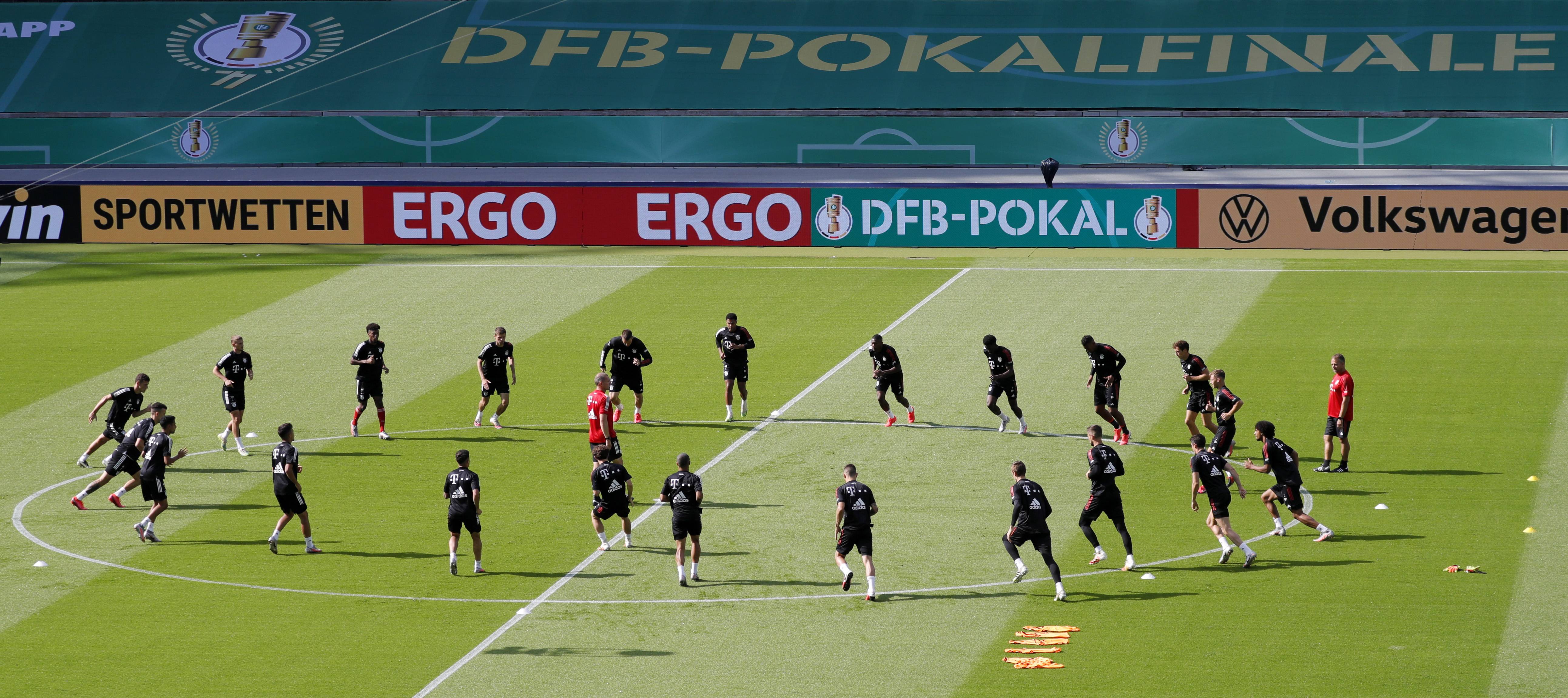 开云平台 -包含瓦伦西亚赛后绝杀压哨詹姆斯在德国队比赛中伤愈复出,集结日洛杉矶快船备战德国杯看傻球迷的词条